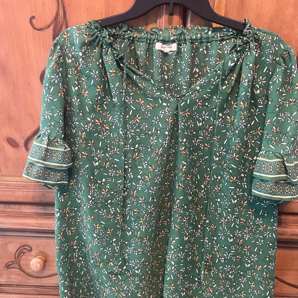 Max studio condition excellent/ color green size xl